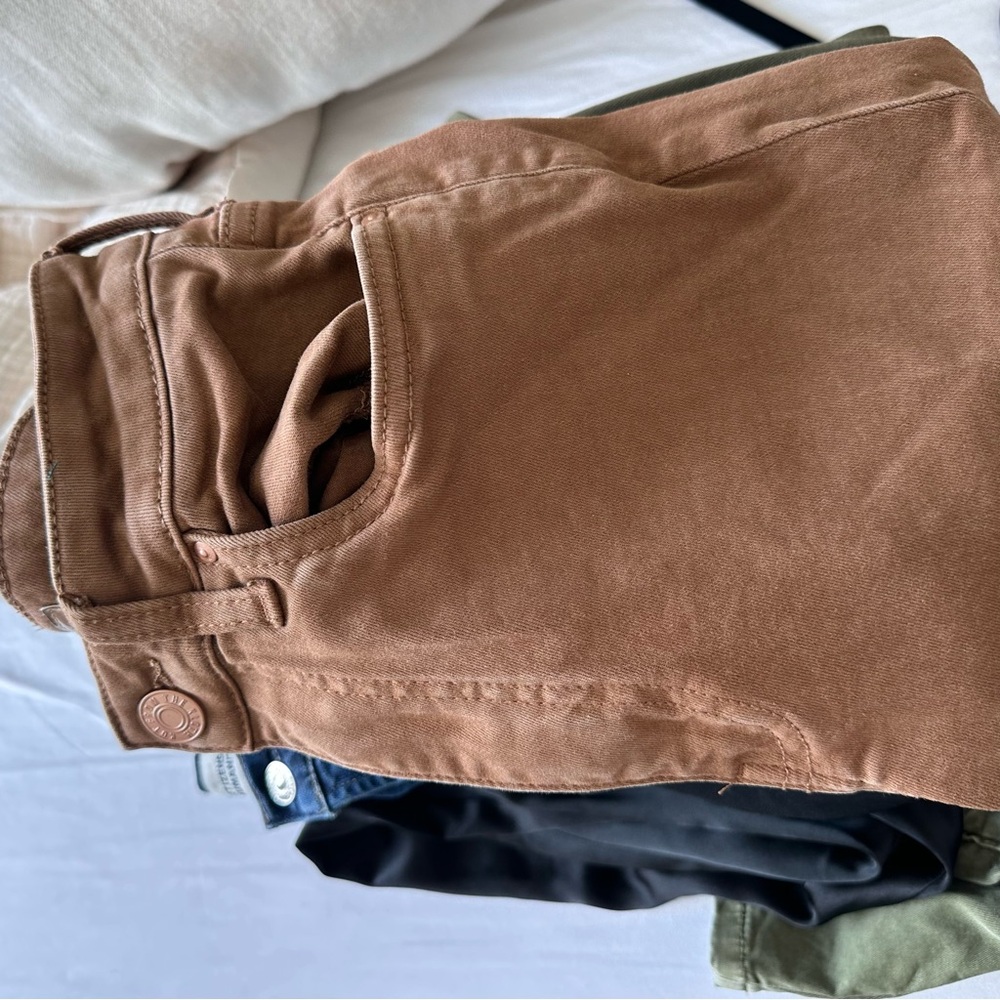 Kut from the Kloth (0) High Rise Mom Jeans in Camel Colored Denim- Zip, Standard - Picture 9 of 10